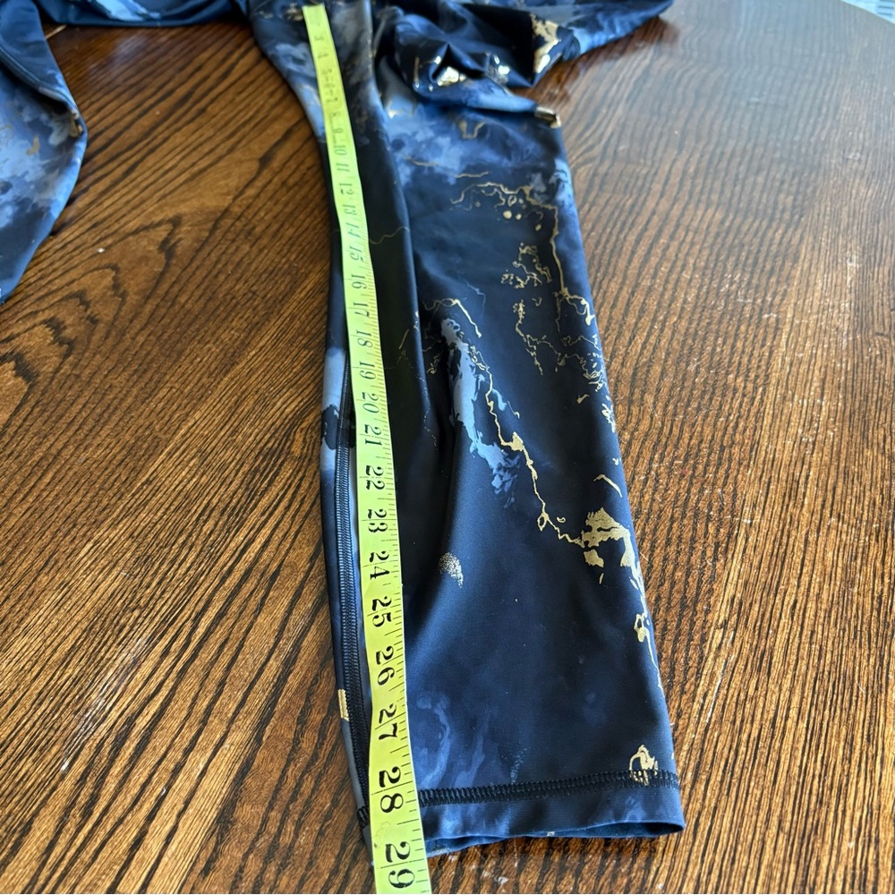 Old Navy Extra High-Waisted PowerSoft Leggings Gold Marble Active Gym Size Large - Picture 10 of 11